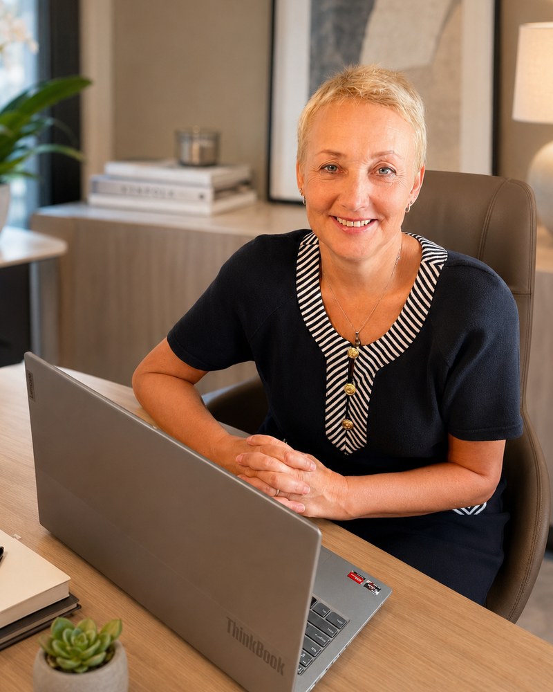 Anzhelika Ved, Gestora Administrativa de AAV Gestoría